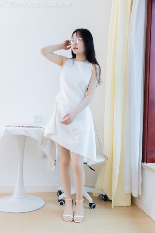 精选勿恋传媒 NO.2103 小酒-优雅不过时[151P]-草丛看图