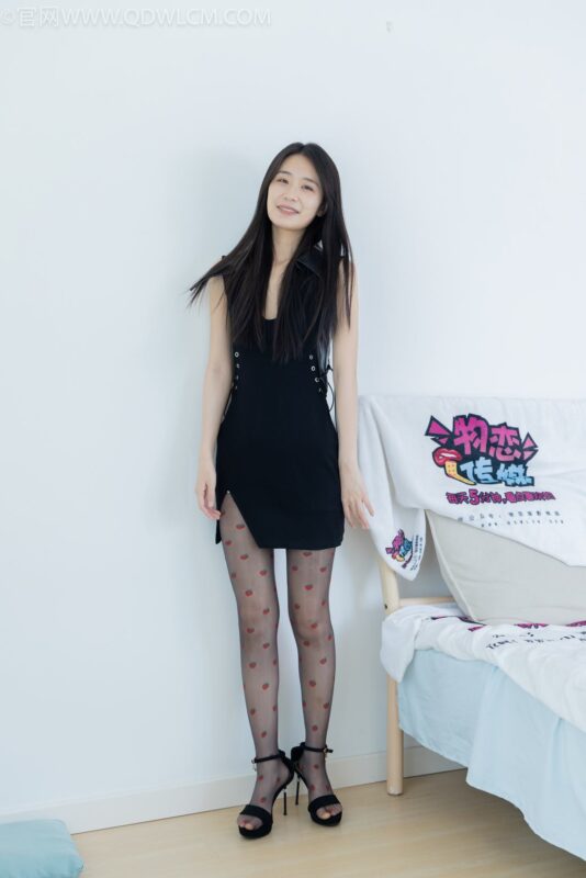 精选勿恋传媒 NO.2100 菜菜-午夜[154P]-草丛看图