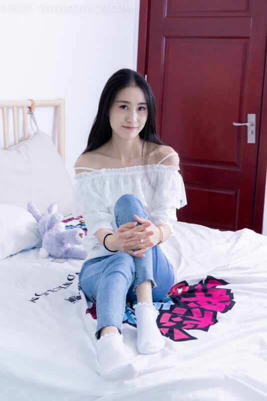 精选勿恋传媒 NO.2079 果汁-梦断成空[180P]-草丛看图