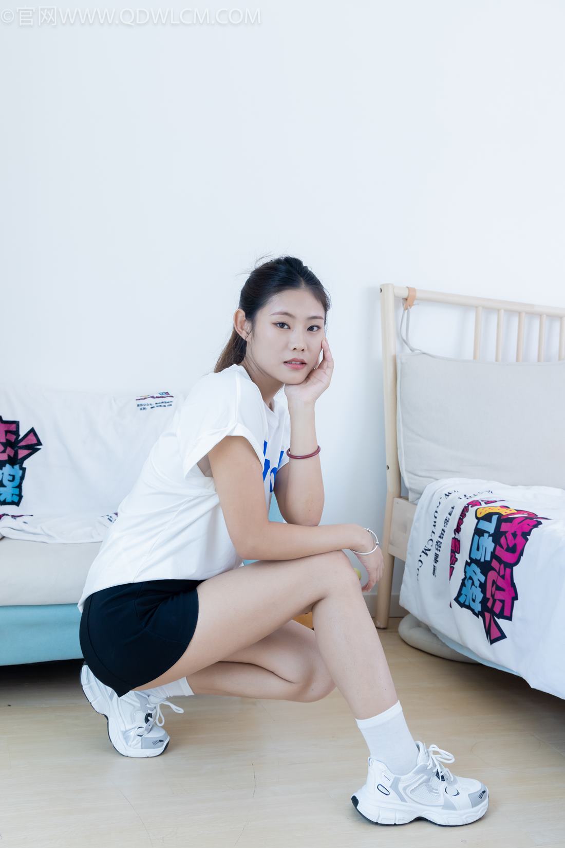 图片[1]-精选勿恋传媒 NO.2102 林林-美好相伴[150P]-草丛看图