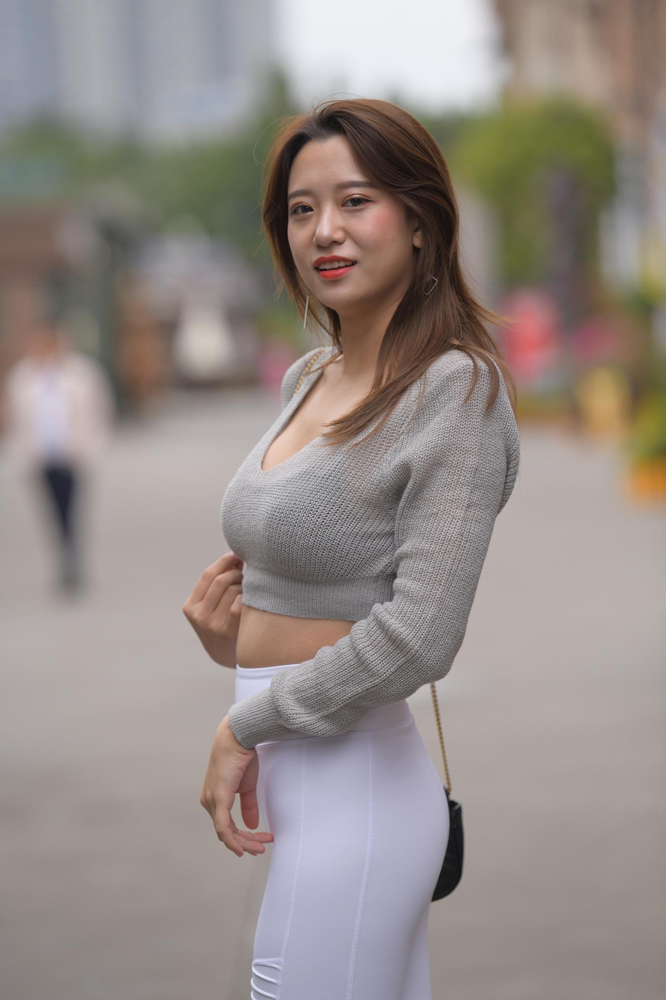 图片[7]-精选唯美街拍 NO.1130 白色仅身裤大长腿美女 (4) [84P]-草丛看图