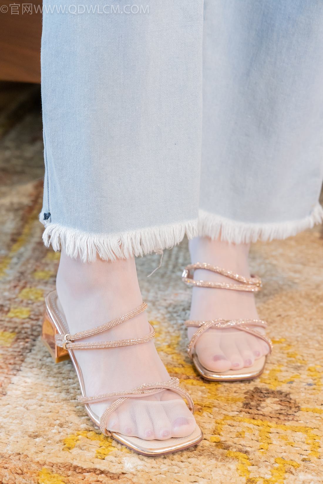 图片[4]-精选勿恋传媒 NO.2105 小敏-可可爱爱[162P]-草丛看图