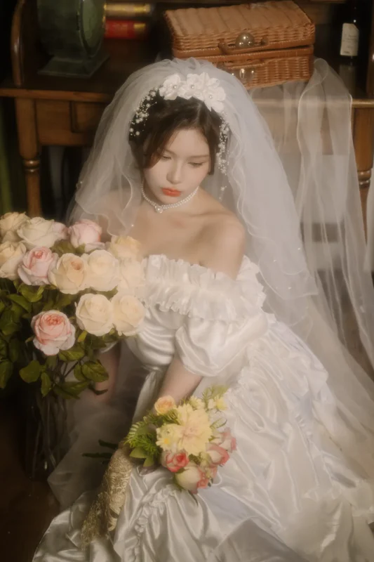 精选[YITUYU艺图语]2023.04.05 玫瑰和你都想刻进心里 奶酪[30+1P]-草丛看图