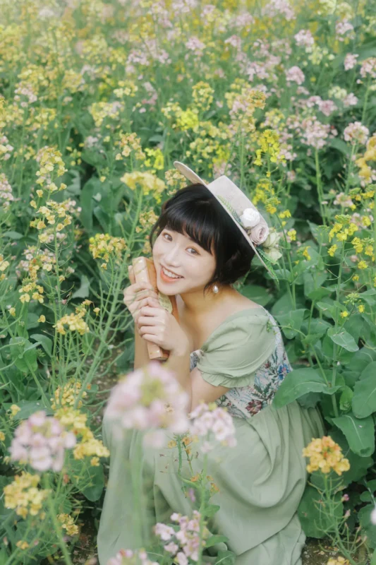 精选[YITUYU艺图语]2023.04.04 莫奈花园 蓝胖子[30+1P]-草丛看图