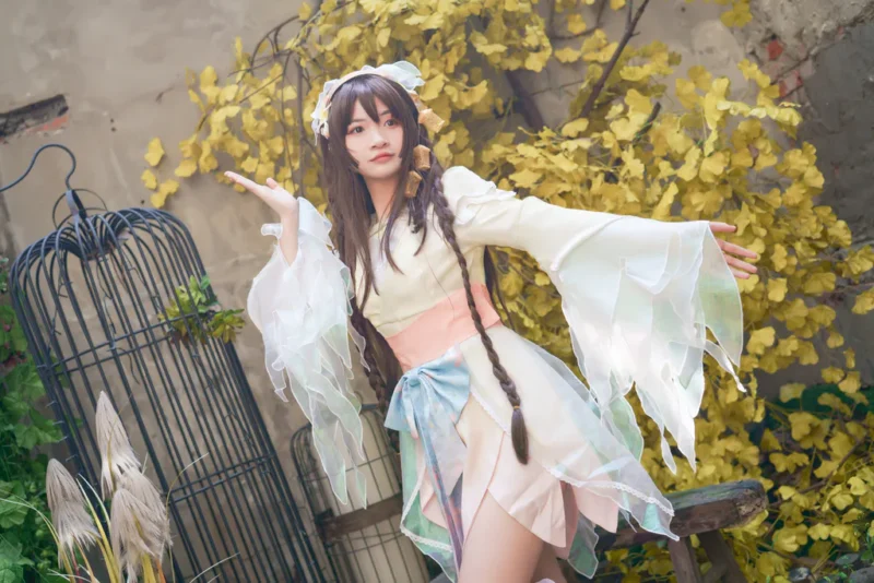 精选[YITUYU艺图语]2023.03.31 娜可露露：晚萤 媚哥[22+1P]-草丛看图