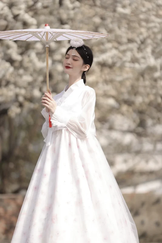 精选[YITUYU艺图语]2023.03.25 樱花树下的约定 小多多要爆富[46+1P]-草丛看图