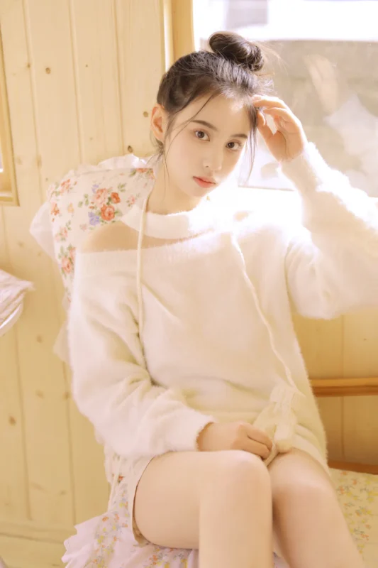 精选[YITUYU艺图语]2023.03.19 木屋.纯欲少女 素素[22+1P]-草丛看图