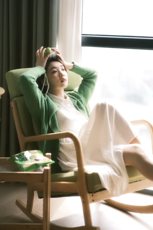 精选[YITUYU艺图语]2023.03.23 少女绿 橙子[31+1P]-草丛看图