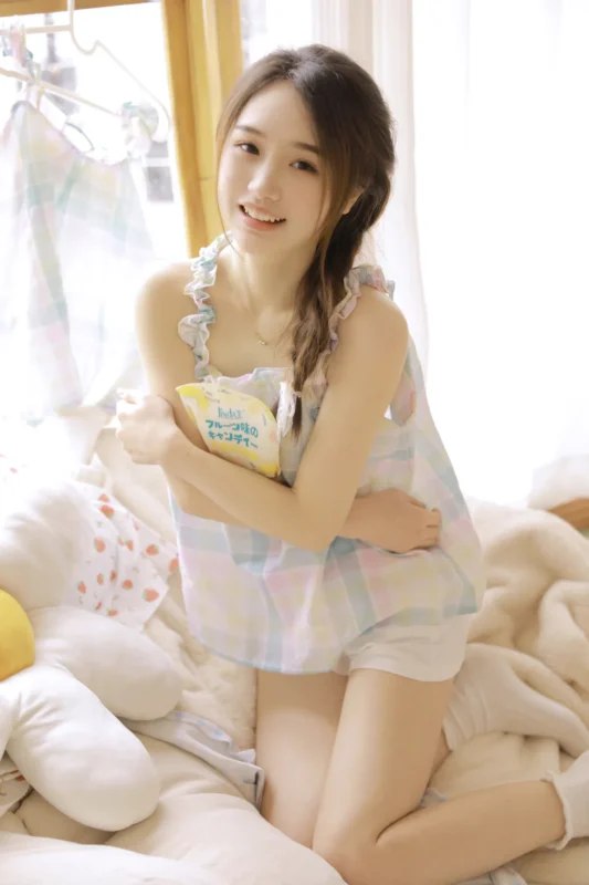 精选[YITUYU艺图语]2023.03.15 厨房少女 娜娜[26+1P]-草丛看图