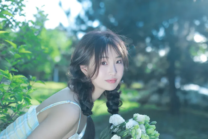 精选[YITUYU艺图语]2023.03.10 花与少女 大萌[21+1P]-草丛看图