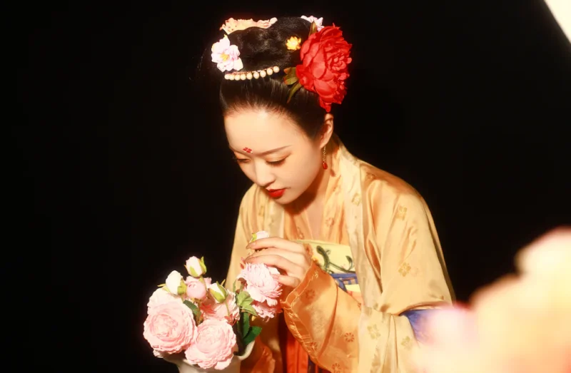 精选[YITUYU艺图语]2023.03.12 长恨歌 小朱[21+1P]-草丛看图