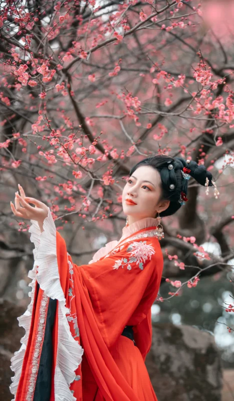 精选[YITUYU艺图语]2023.03.07 惹春风 颜如玉[43+1P]-草丛看图