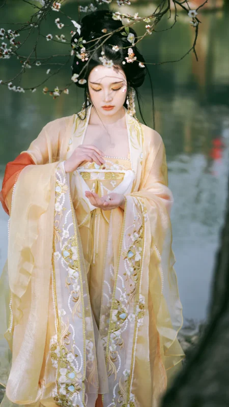 精选[YITUYU艺图语]2023.03.04 踏梅 爱探险的夏商周[21+1P]-草丛看图