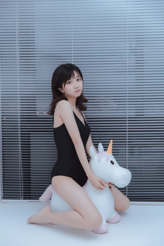 精选[YITUYU艺图语]2023.03.08 家有萌妹 萌萌[39+1P]-草丛看图