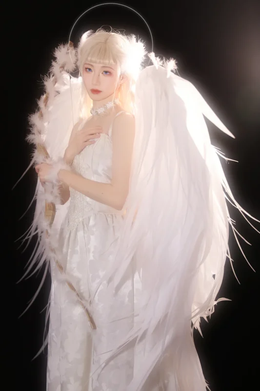 精选[YITUYU艺图语]2023.03.02 大天使长 玖溪[32+1P]-草丛看图