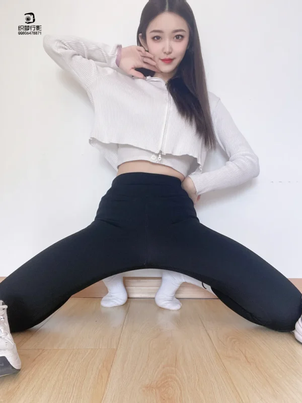 精选织梦行影 优享系列-瑜伽白袜[77P]-草丛看图