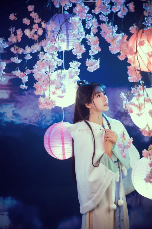 精选[YITUYU艺图语]2023.02.25 长安灯夜 李lee[26+1P]-草丛看图