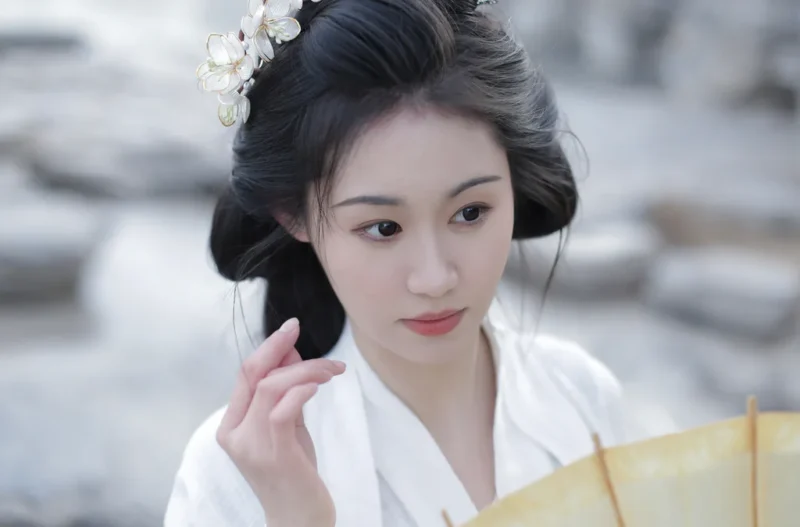 精选[YITUYU艺图语]2023.02.22 玉兰 岳雨婷[21+1P]-草丛看图