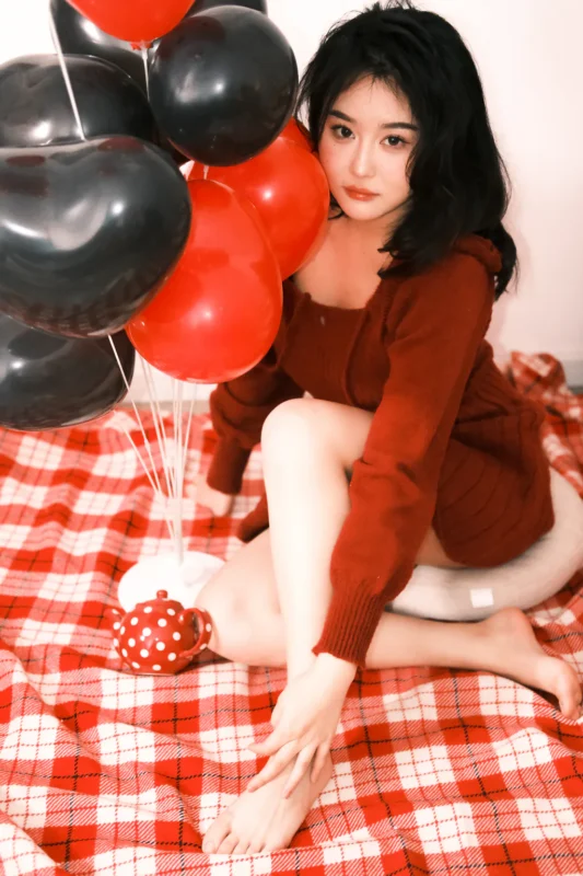 精选[YITUYU艺图语]2023.02.17 悸动 鸭鸭泡芙[22+1P]-草丛看图