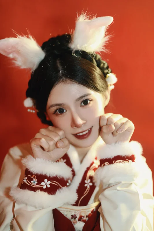 精选[YITUYU艺图语]2023.02.14 小兔神 电动小猪pig[33+1P]-草丛看图