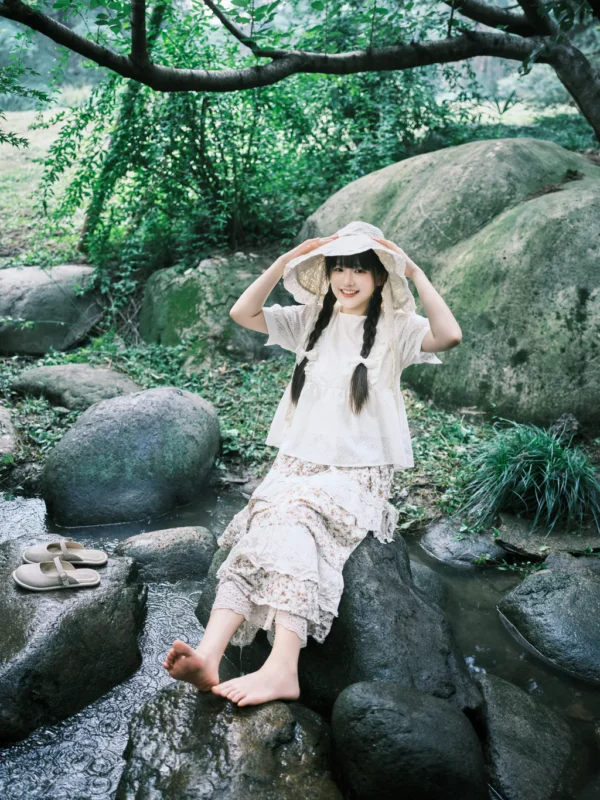 精选[YITUYU艺图语]2023.02.13 森 宵宵喵[27+1P]-草丛看图