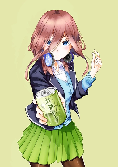 フータロー喉乾いた？私の抹茶ソーダ飲んでいいよ？-草丛看图